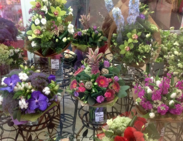 Ассортимент магазина цветов